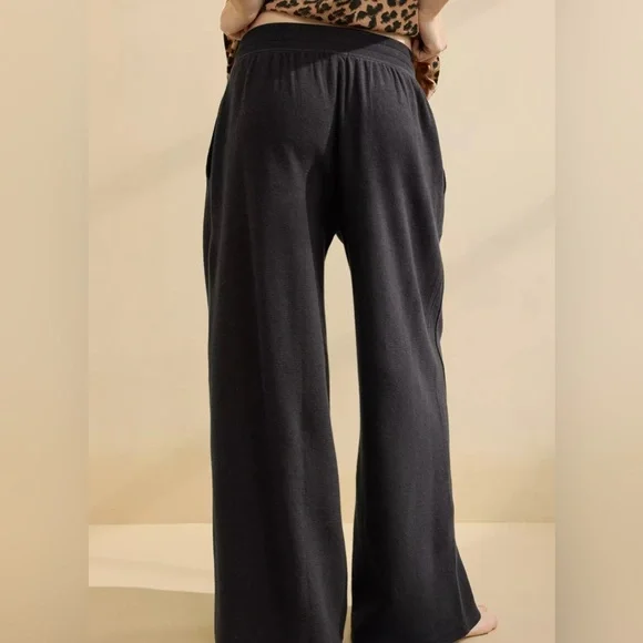 Aerie Soft Landing Ribbed Trouser size medium - Picture 2 of 4